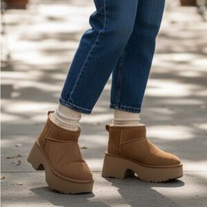 NWOT UGG Classic Ultra Mini New Heights Plataform Boots